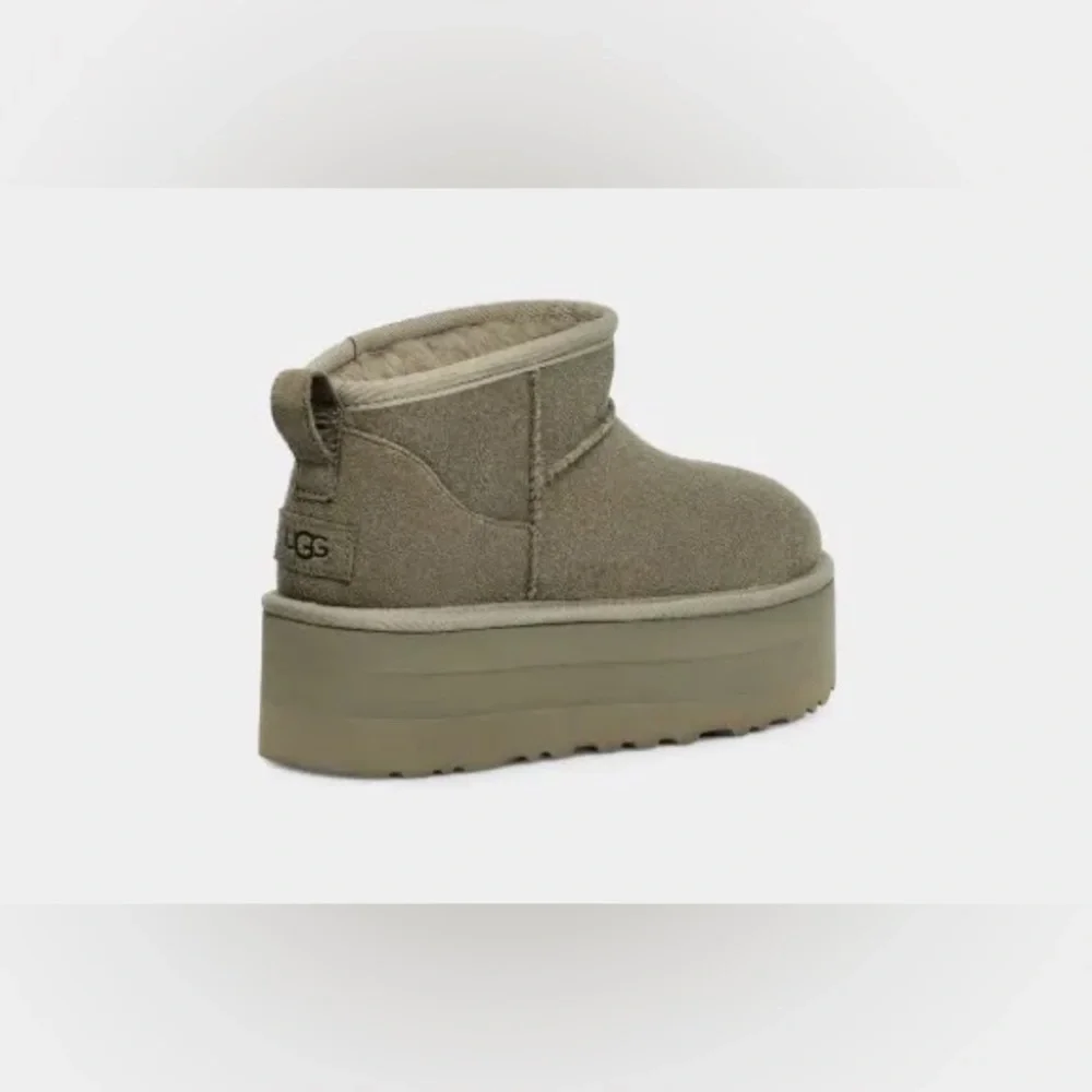 UGG | Ultra Mini Platform Boots In Moss Green Size 11 NEW